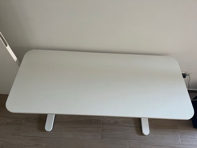 Scrivania nuova - prezzo originale 250€