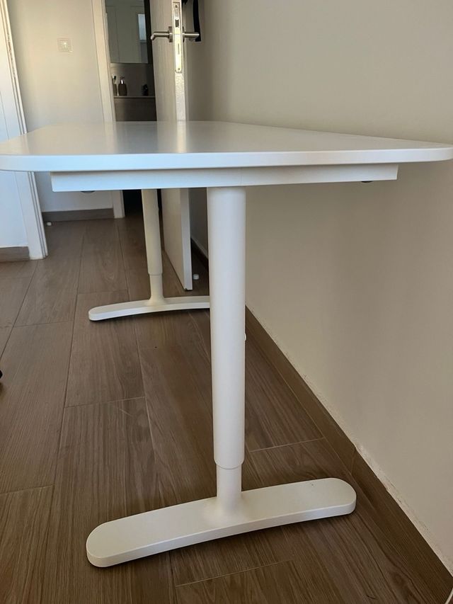 Scrivania nuova - prezzo originale 250€