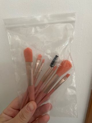 Specchietto a forma di nuvola + pennelli