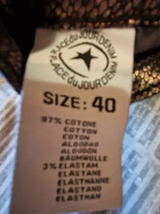 Pantalones pitillo Place d'J9ur dorados