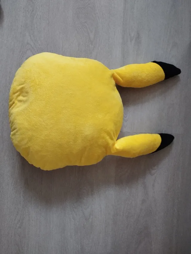 Cuscino peluche Pikachu
