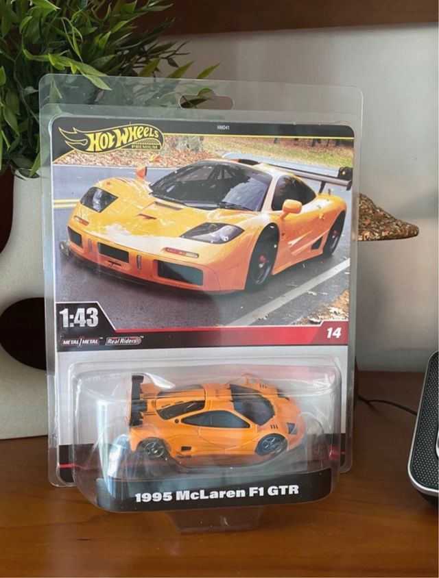 Hot Wheels McLaren F1 GTR 1:43