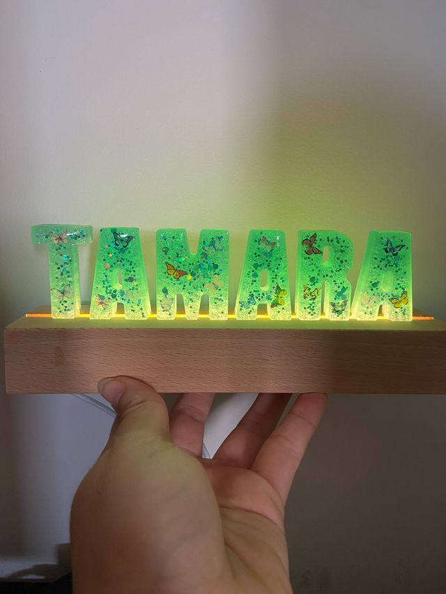 Letrero decorativo Tamara con mariposas