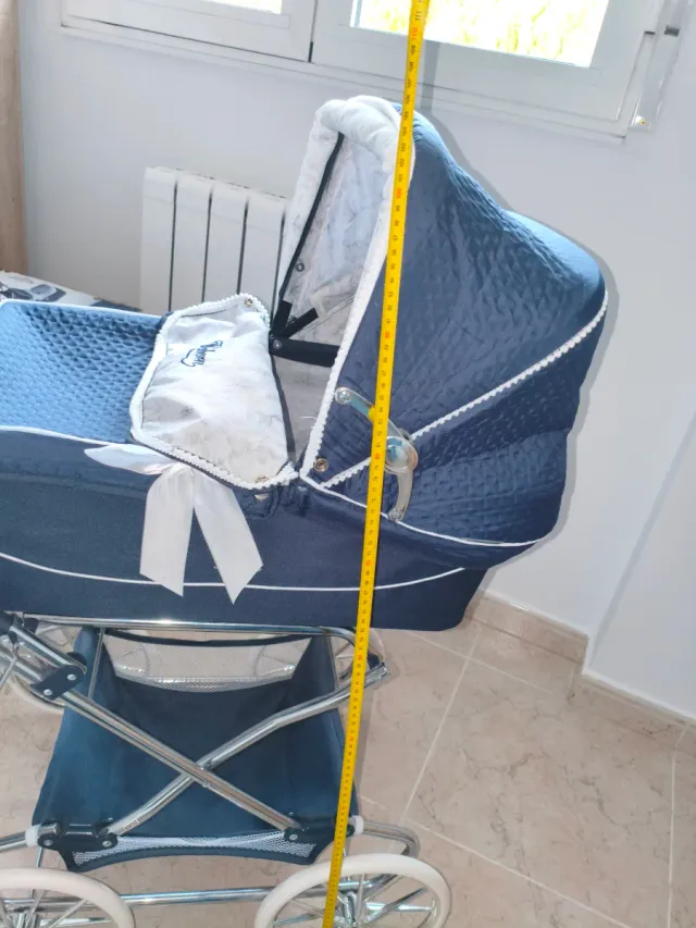 Carro de muñecas vintage