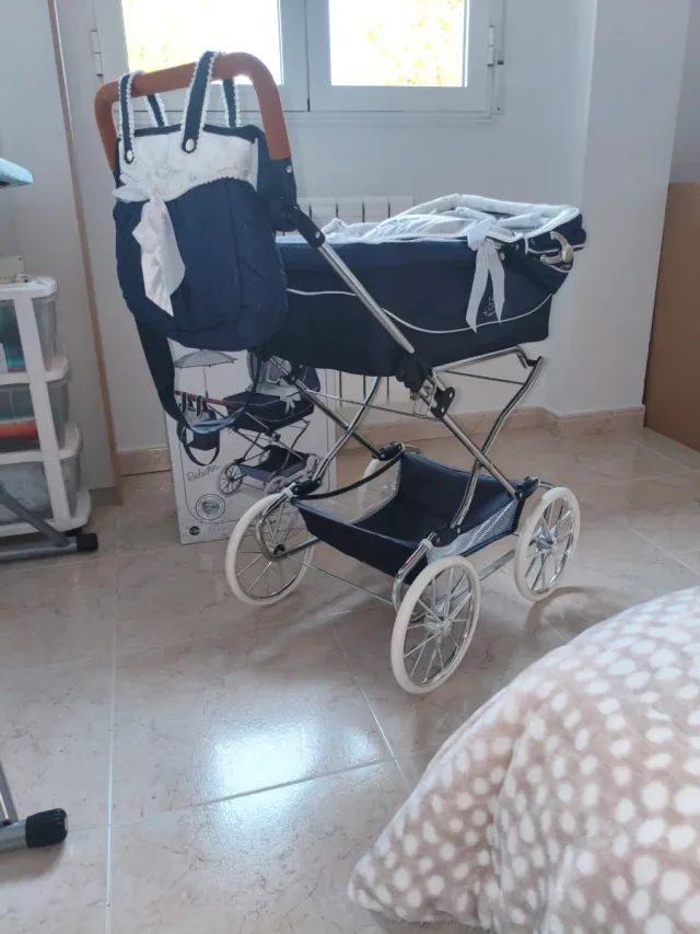 Carro de muñecas vintage