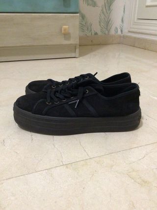 Zapatillas Victoria Negras Plataforma Cordones