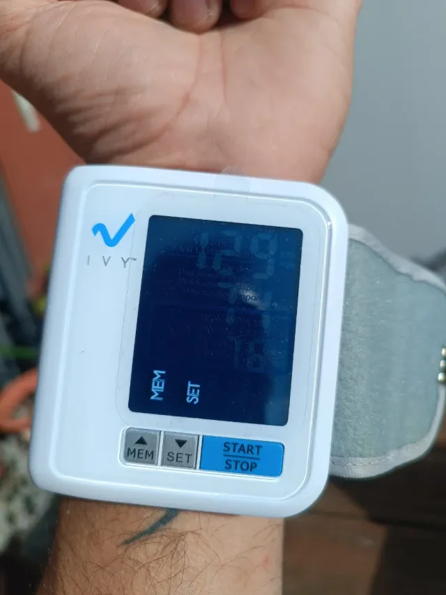 Tensiómetro de Muñeca IVY Wireless