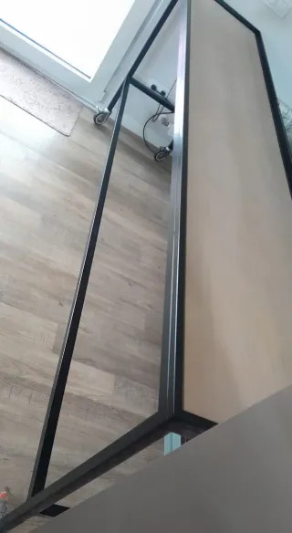 Banco con ruote in legno e metallo