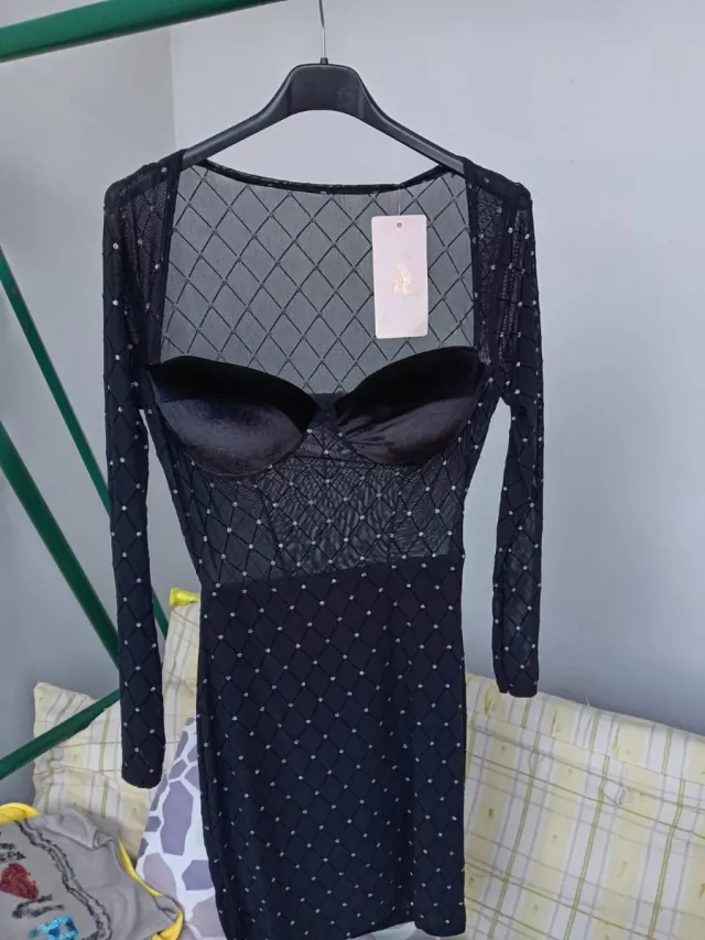 Vestito nero con brillantini