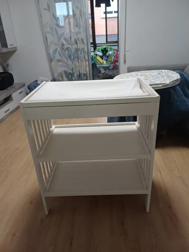 Cambiador de bebé blanco