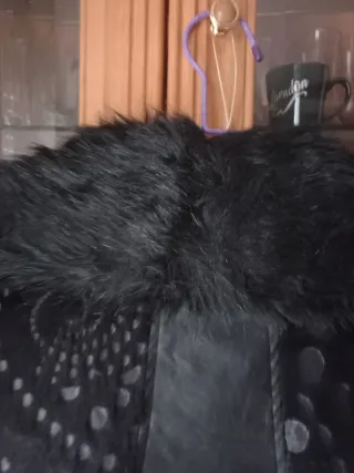 Cazadora polipiel y antelina negra