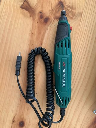 Mini esmeriladora tipo Dremel,