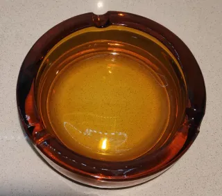 Posacenere rotondo vetro ambra vintage svotatasche