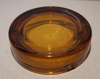 Posacenere rotondo vetro ambra vintage svotatasche