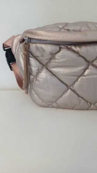 Riñonera acolchada rosa