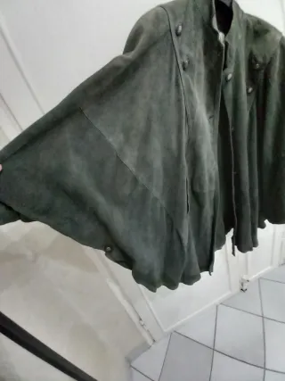 Mantella in pelle grigio piombo