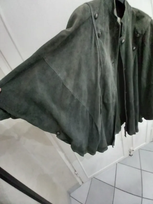 Mantella in pelle grigio piombo