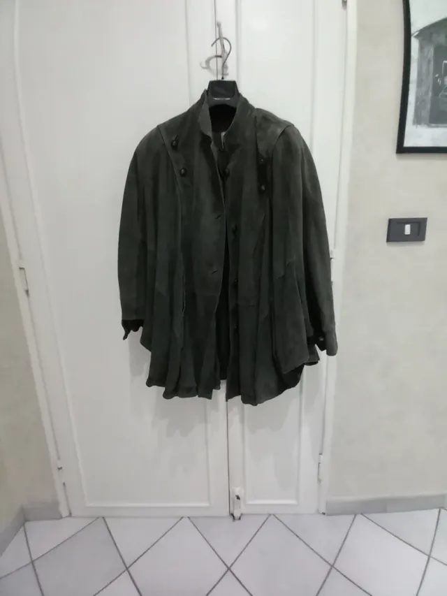 Mantella in pelle grigio piombo