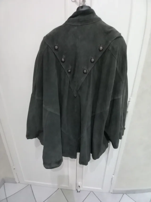 Mantella in pelle grigio piombo