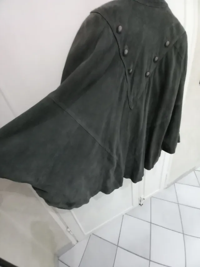 Mantella in pelle grigio piombo