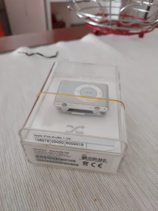 Apple iPod Shuffle + Auriculares Blancos