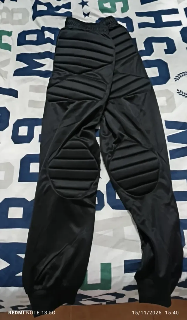 Pantalón niño fútbol acolchado talla 15