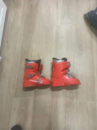Botas de esquí para niño.