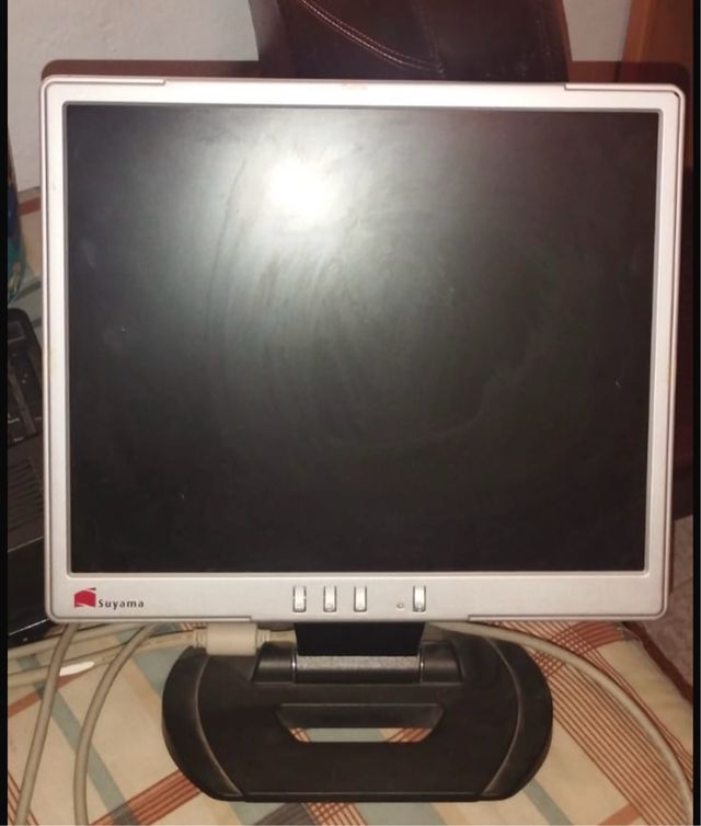 Monitor Acer X193HQ Negro Monitor Suyama plateado