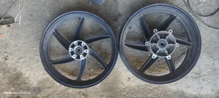 Llantas Hyosung sin gomas