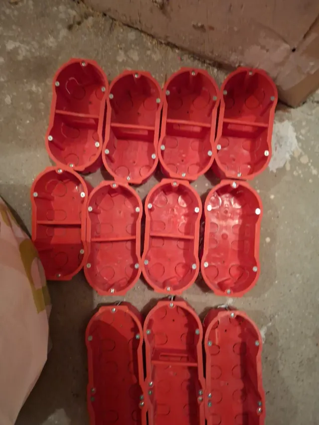 Cajas mecanismos para tabiques pladur