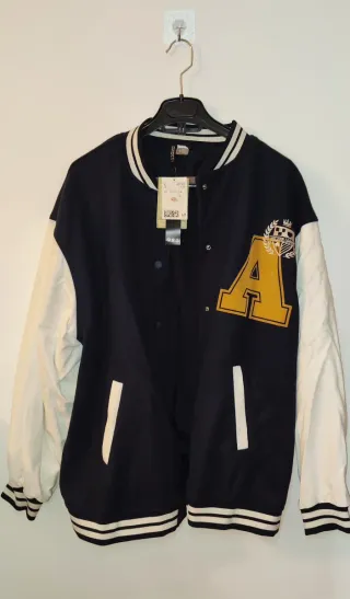 Chaqueta Beisbolera Talla L con Estampado A