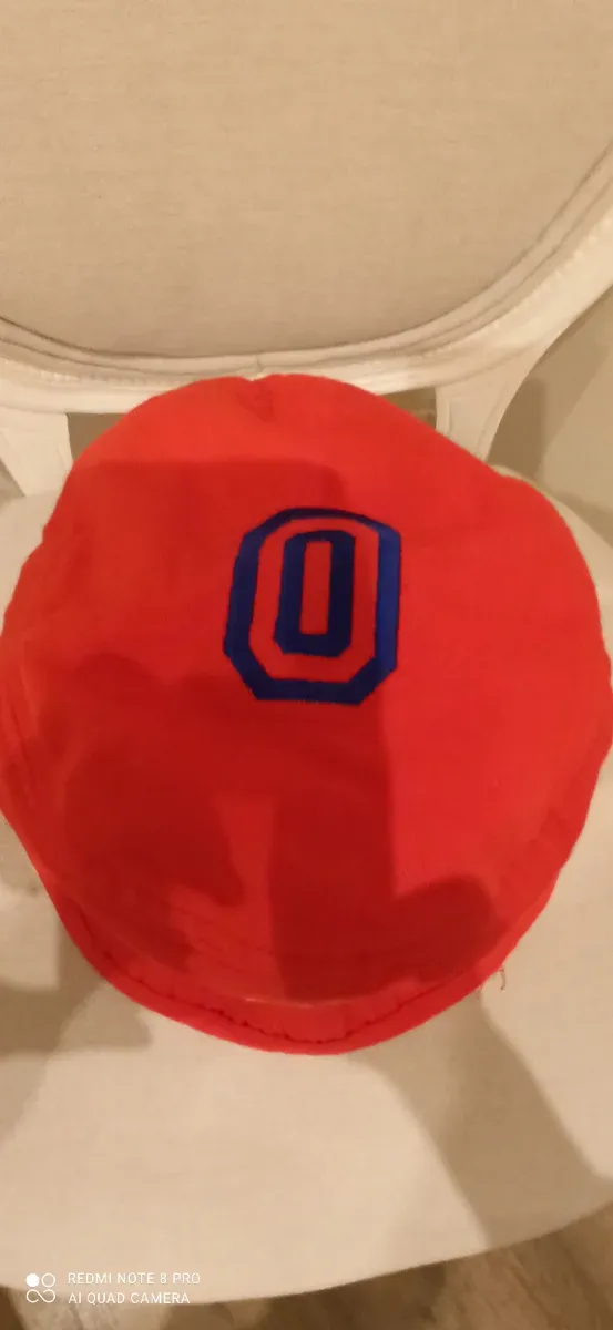 Gorro Benetton rojo infantil