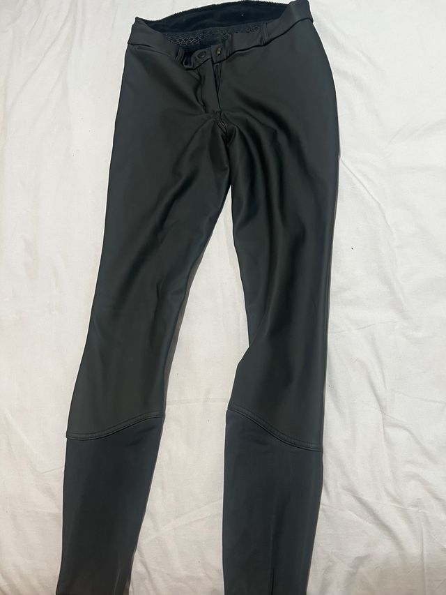 Pantalón hípica efecto piel negro. Talla niña 14