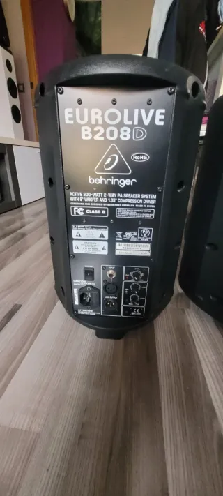 Altavoces Behringer Autoamplificados Negros