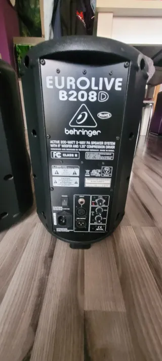Altavoces Behringer Autoamplificados Negros