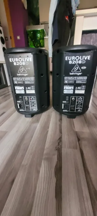 Altavoces Behringer Autoamplificados Negros