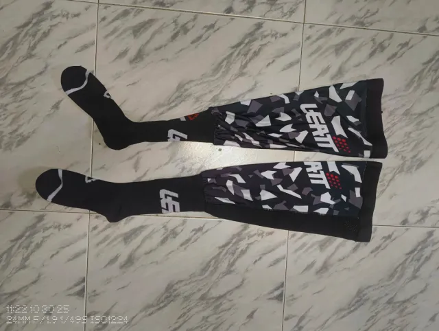 Medias de compresión para moto Leatt