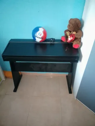 Piano Digital FunKey DP61-II Nuevo con su caja