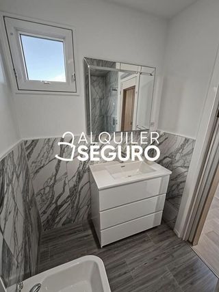 Piso en alquiler en Las Conejeras - Esparragal en Coslada