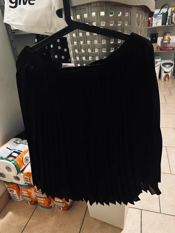 Gonna Benetton elegante nera