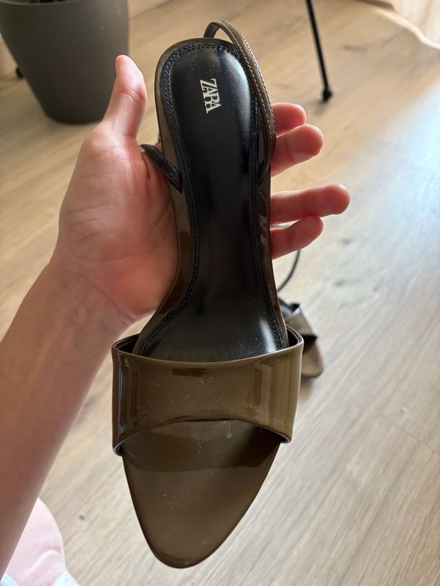 Sandalias Zara Tacón Verde Oliva Talla 41
