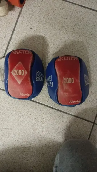 Protecciones y guantes hockey (3 productos)