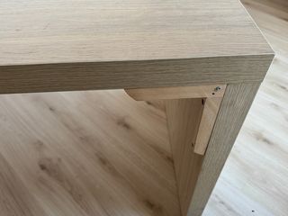 Escritorio de madera color natural