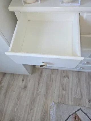 Cómoda blanca 3 cajones grandes y 2 pequeños