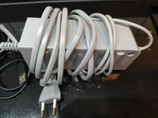 Nintendo Wii Mini Rossa + Super Mario Bros. Wii