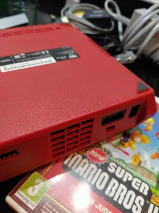 Nintendo Wii Mini Rossa + Super Mario Bros. Wii