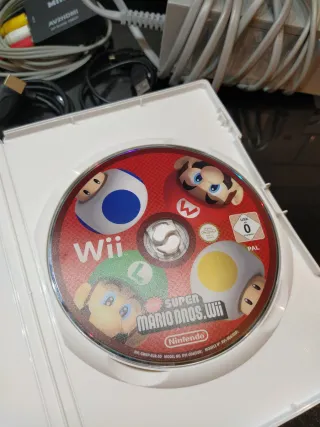 Nintendo Wii Mini Rossa + Super Mario Bros. Wii