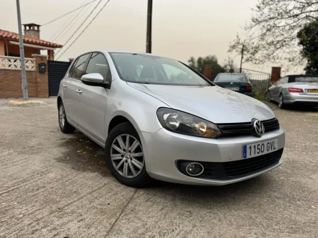 2010 Volkswagen Golf 1.6 TDI 5 Puertas¹