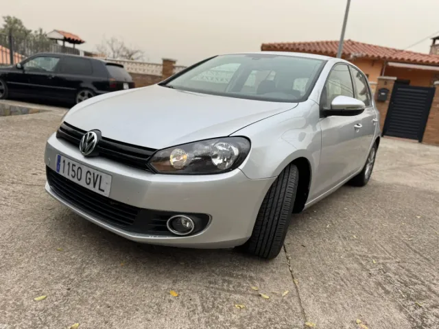 2010 Volkswagen Golf 1.6 TDI 5 Puertas¹