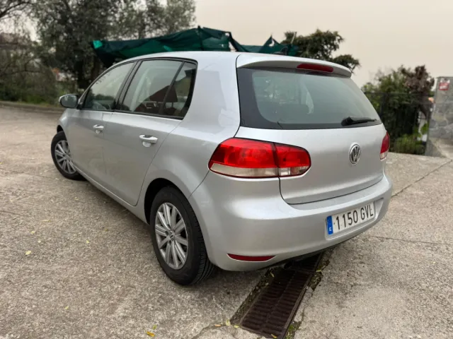 2010 Volkswagen Golf 1.6 TDI 5 Puertas¹